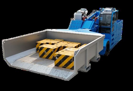 Vehículo de carga de horno con contenedores de chatarra intercambiables elevación vertical y brazo telescópico para una carga eficiente