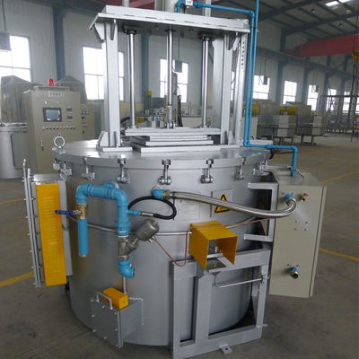 crisol 1000kg que dosifica sosteniendo el aluminio del horno