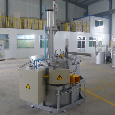 crisol 1000kg que dosifica sosteniendo el aluminio del horno