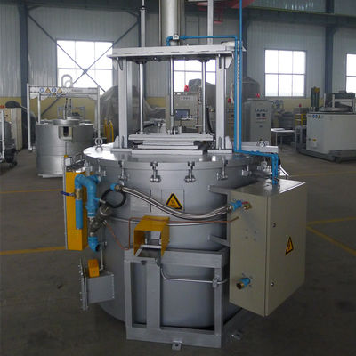 crisol 1000kg que dosifica sosteniendo el aluminio del horno