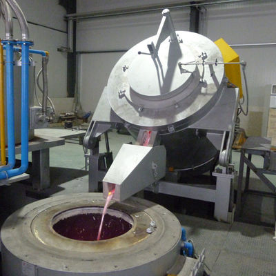 horno de crisol que se sostiene de fusión regenerador 5000kgs para el lingote de aluminio