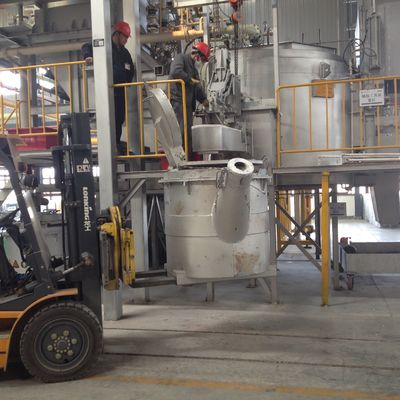 La temperatura máxima de servicio de las cucharas de transferencia de aluminio fundido industrial es ≤ 850 °C y el aumento de la temperatura superficial es ≤ 50 °C.