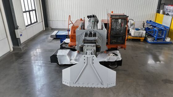 Vehículo totalmente eléctrico para el encendido de hornos con controles inteligentes para limpieza segura e inyección de flujo rotativo