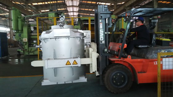 Horno de la calefacción de la cucharón de la capacidad 1200KG que vierte la herramienta móvil de la transferencia del metal fundido