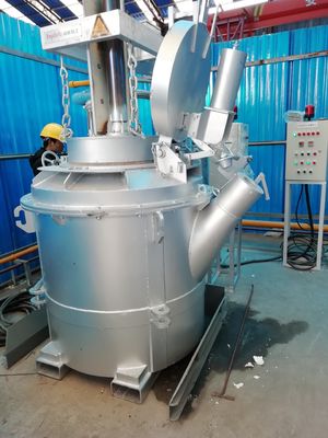 Las cucharones de aluminio fundidas de la transferencia de la fundición de la carretilla elevadora de la tetera 1200KG con vierten el canalón