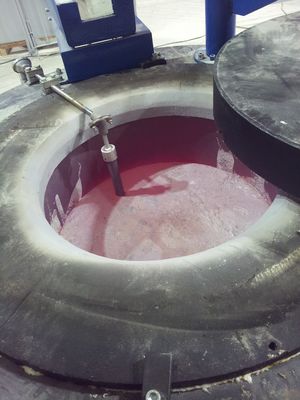 Horno eléctrico azul 1000KG para la combustión completa de fusión de aluminio del horno que se sostiene